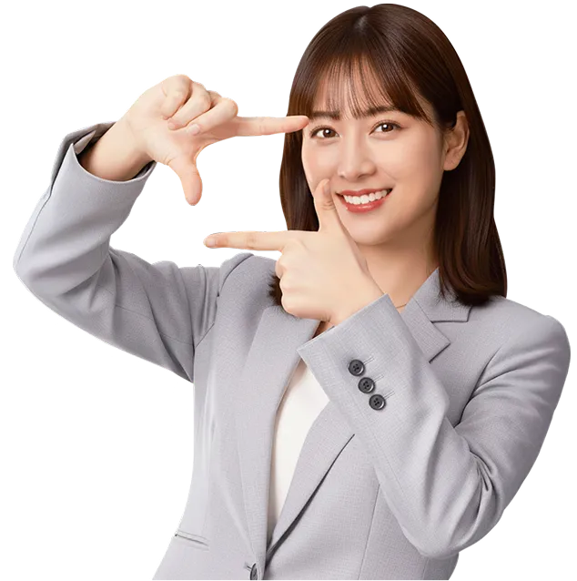 案内する女性スタッフ